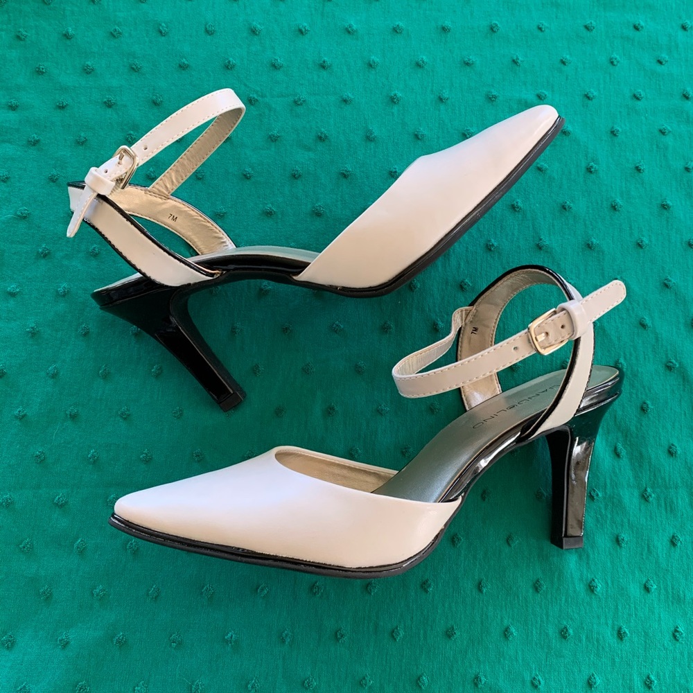Bandolino strappy heels creamy beige 7M never worn